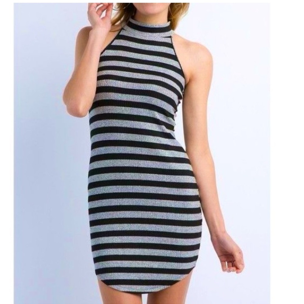 CHARLOTTE RUSSE FITTED SLEEVELESS DRESS